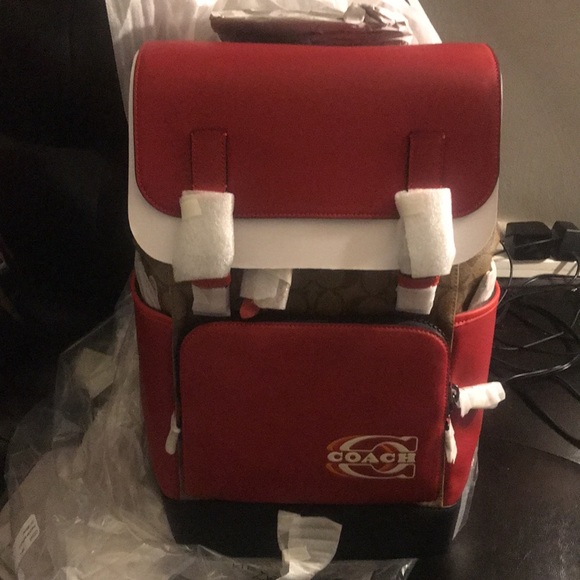 Coach track backpack in color lock signature canvas with coach stamp - Picture 6 of 9